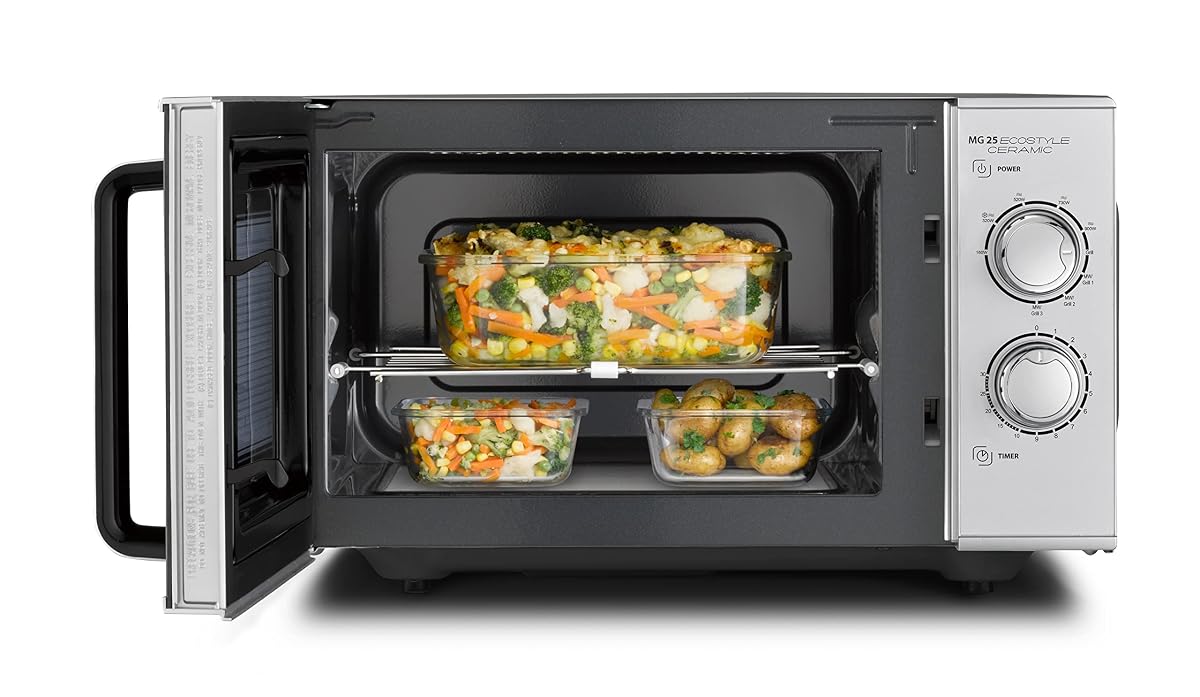 Micro-ondes grill Caso argenté sans plateau tournant, avec grille amovible dans une cuisine